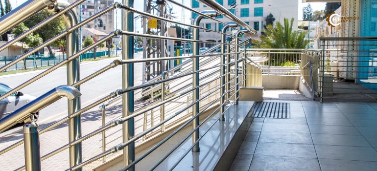 Handika Jaya Stainless Steel – Solusi Desain Kuat & Elegan
